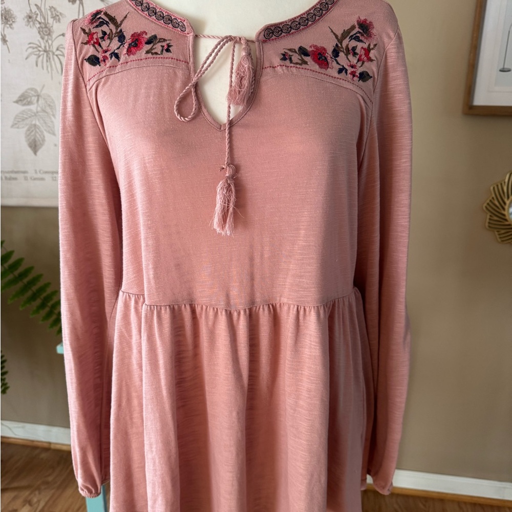 Torrid Sz 0 Pink Embroidered Boho Top.